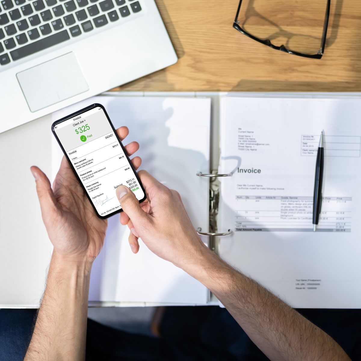 Webové doplnky EcoSun výrazne zjednodušujú firemnú agendu. Pomocou nich dokážete spravovať faktúry, objednávky, dodacie listy či skladové pohyby rýchlo, prehľadne a z akéhokoľvek zariadenia. Všetko funguje online – bez papierovania, zložitej inštalácie či vzdialenej plochy. Objavte jednoduchší a efektívnejší spôsob, ako digitalizovať každodenné procesy vo vašej firme.